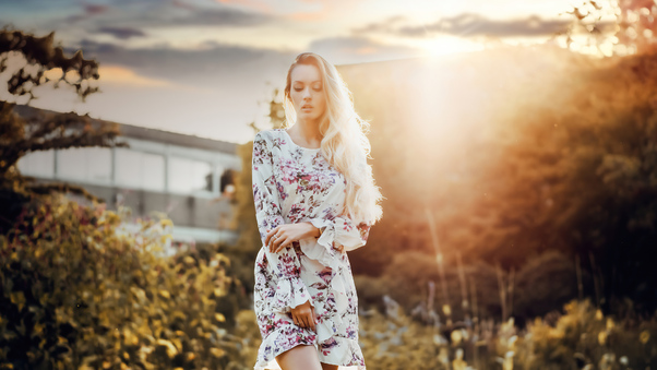 Olya Alessandra Model Outdoor In Nature 4k Wallpaper