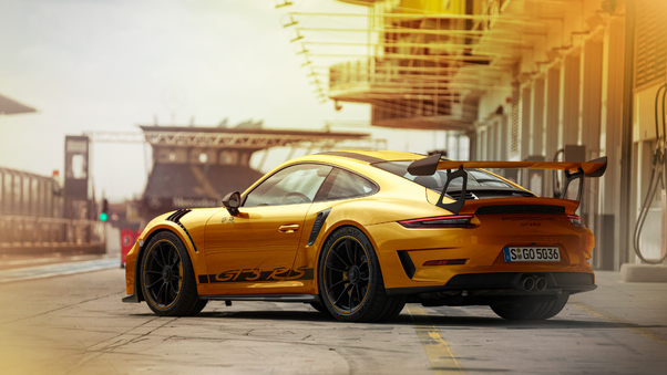 Porsche 911GT3RS Gold 4k Rear Wallpaper
