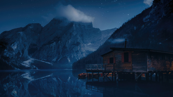 Pragser Wildsee Lake In Italy Wallpaper