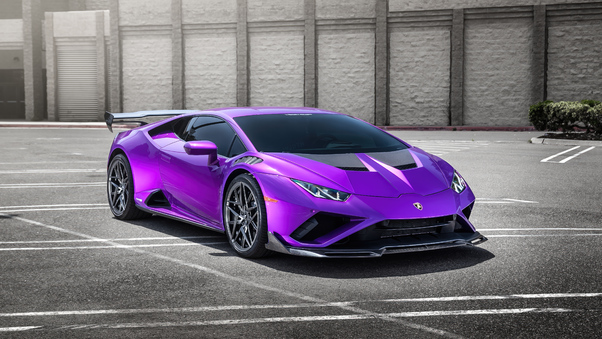 Purple Lamborghini Huracan Evo Wallpaper