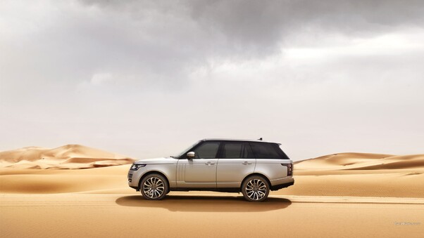 Range Rover Desert Wallpaper