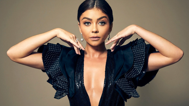 Sarah Hyland Cmt Music Awards Wallpaper