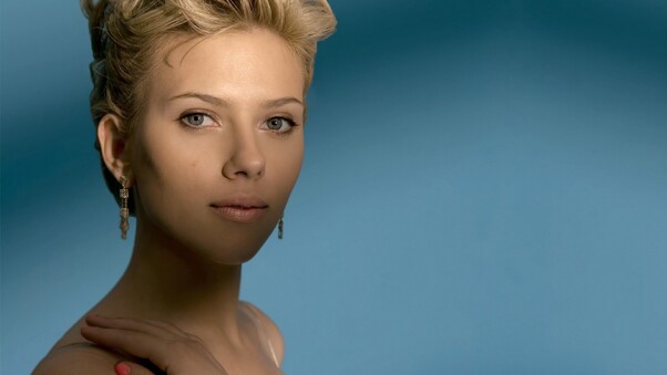 Scarlett Johansson New Hair Style Wallpaper