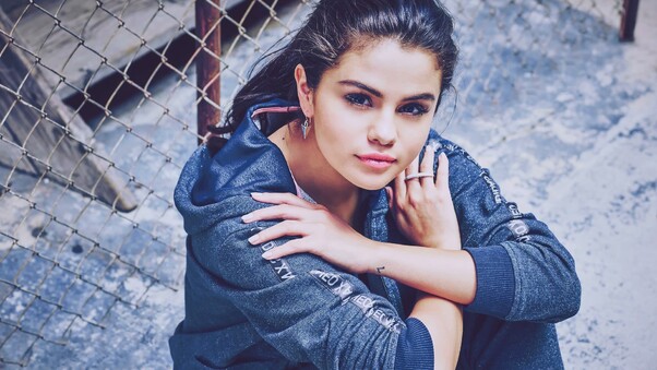 Selena Gomez 12 Wallpaper