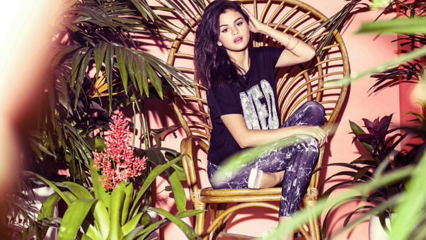 Selena Gomez Adidas Wallpaper