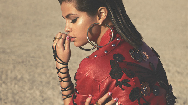 Selena Gomez American Vogue 2017 Wallpaper