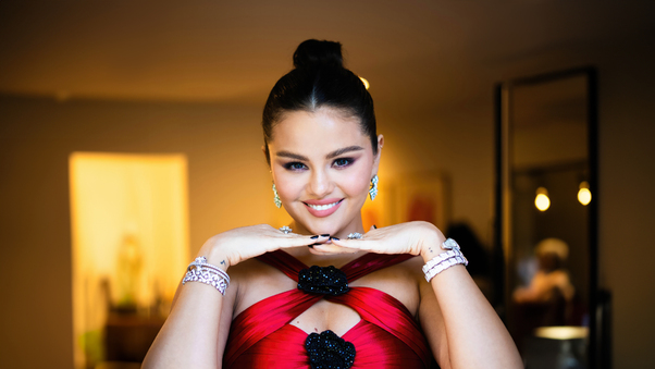 Selena Gomez At Golden Globes 2024 4k Wallpaper