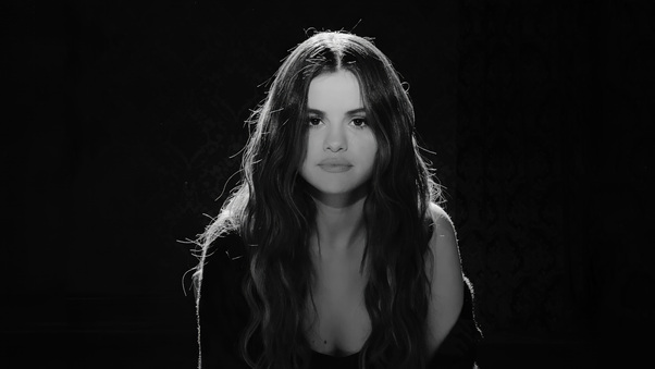 Selena Gomez Lose You To Love Me Wallpaper