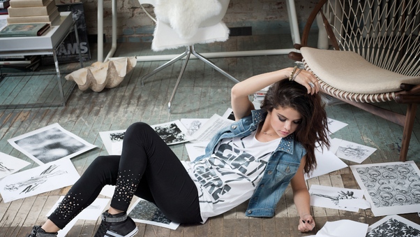 Selena Gomez Photoshoot Wallpaper