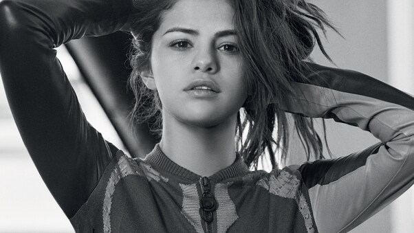 Selena Gomez Vogue Brasil Wallpaper