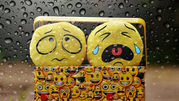 Smile Cry Box Wallpaper