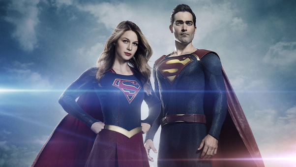 Superman In Supergirl Season 2 Wallpaper