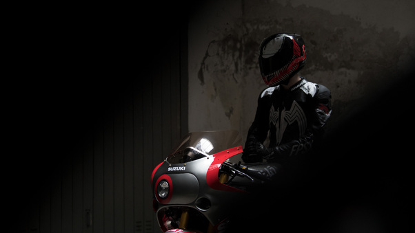 Suzuki GSX R 1100 Venom Helmet Wallpaper