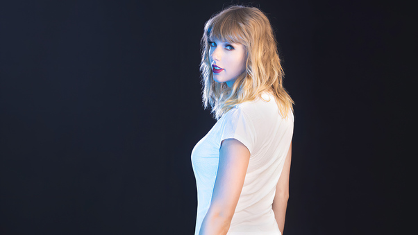 Taylor Swift 2019 Photoshoot Wallpaper