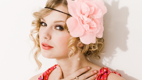 Taylor Swift 9 Wallpaper