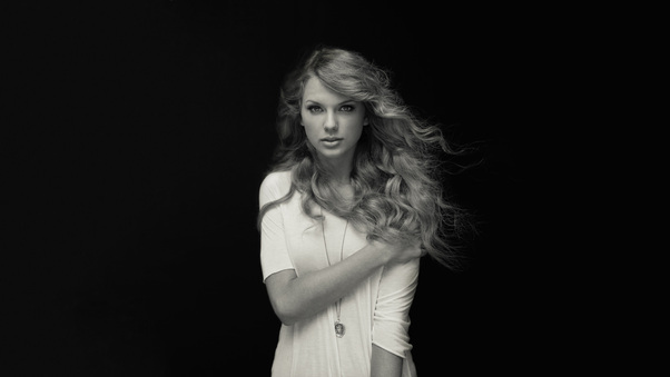 Taylor Swift Black And White 4k Wallpaper