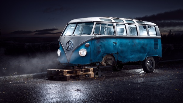 Volkswagen Van Tyre Repair Wallpaper