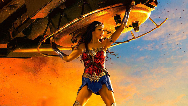 Wonder Woman Lifting Tank Wallpaper