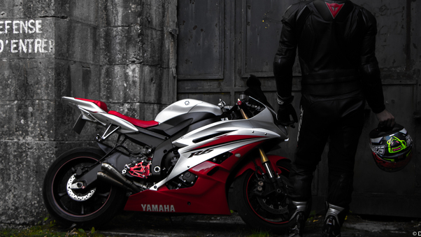 Yamaha R6 Rider Wallpaper