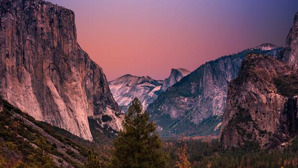 Yosemite Valley In United States Wallpaper