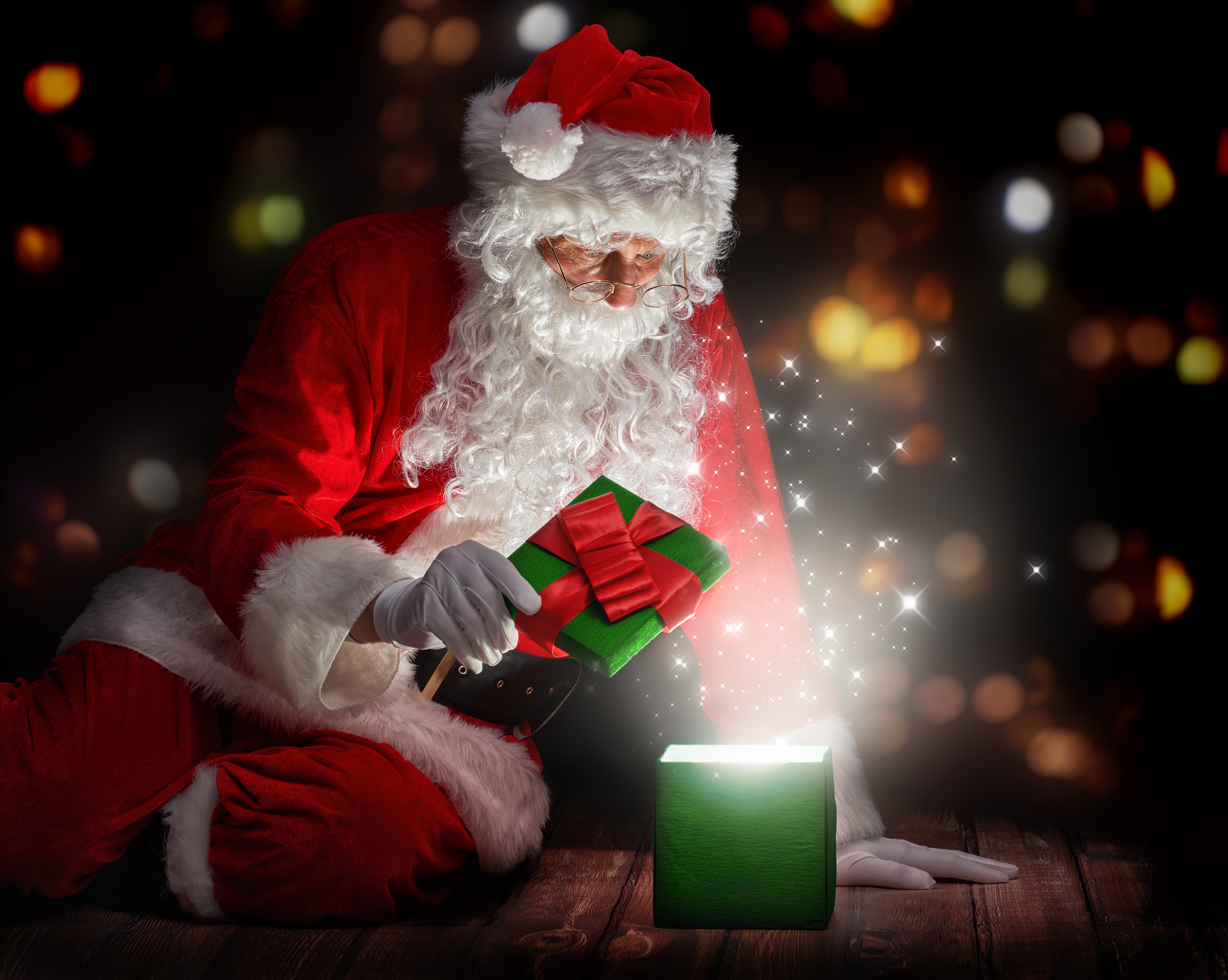 Christmas Santa Claus Opening Gifts Wallpaper,HD Celebrations