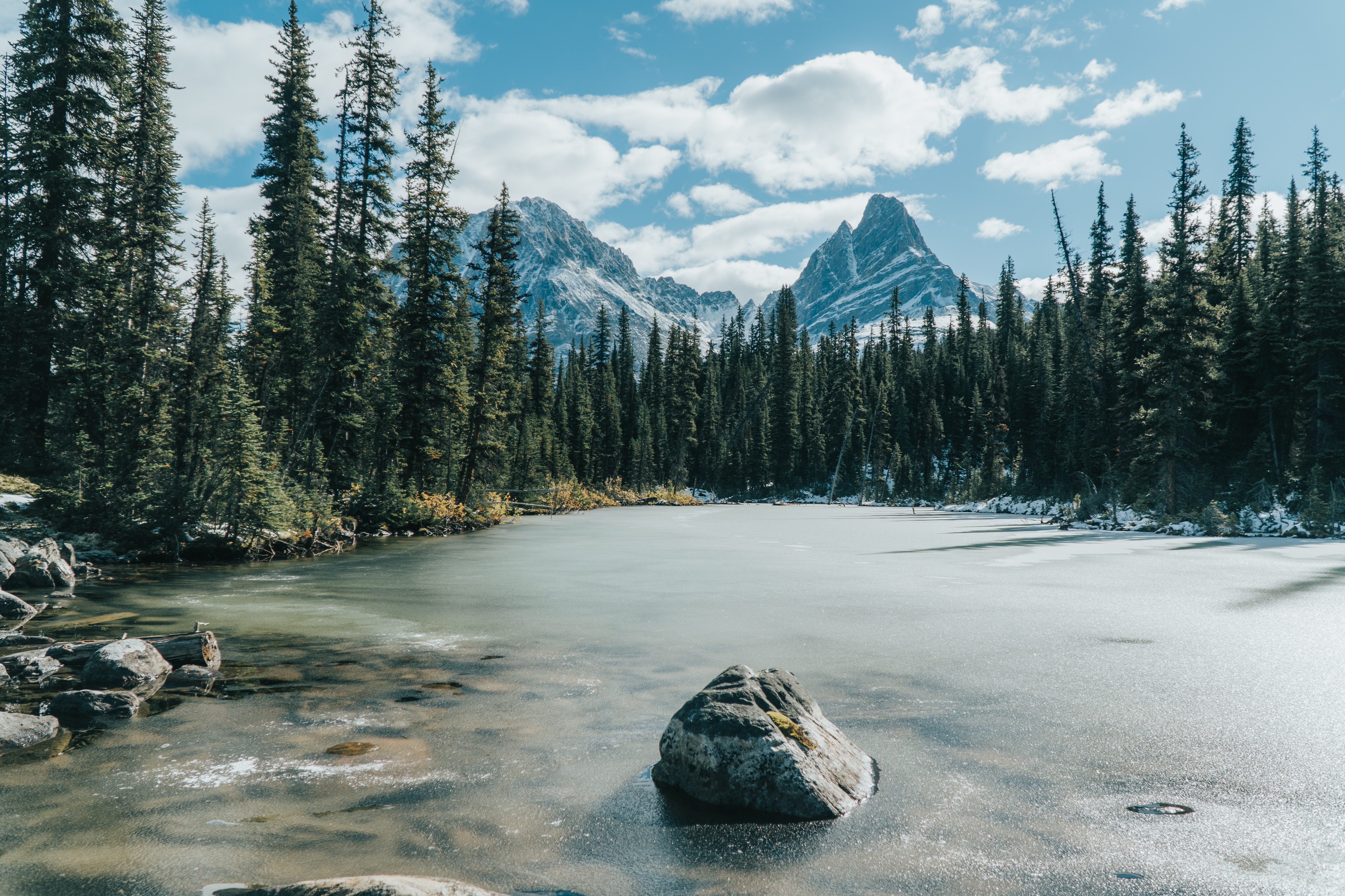 Включи видео природы. Фрозен Лейкс Канада. Природа 4k. 4k изображения природы. Пейзажи Канады обои.