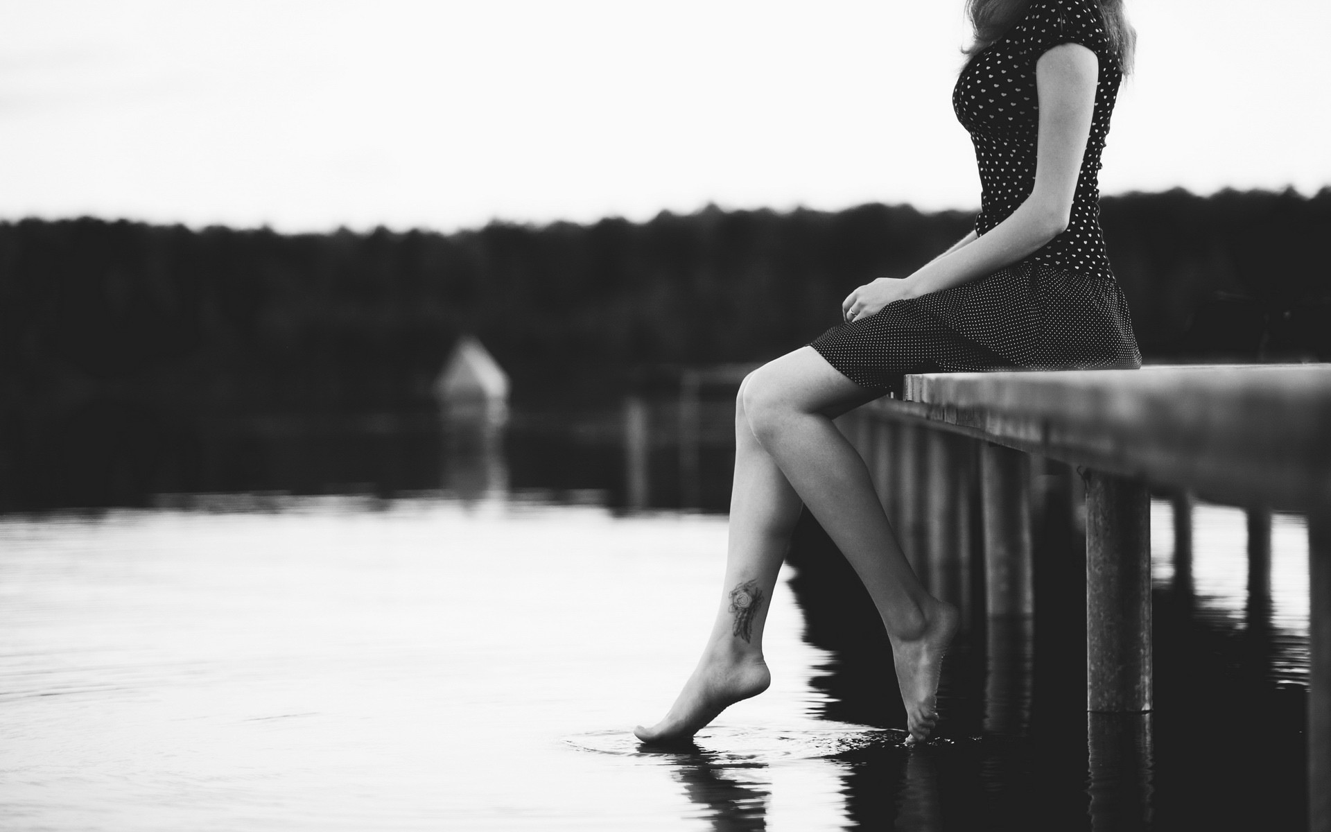 Girl Sitting Alone Monochrome Hd Girls 4k Wallpapers Images