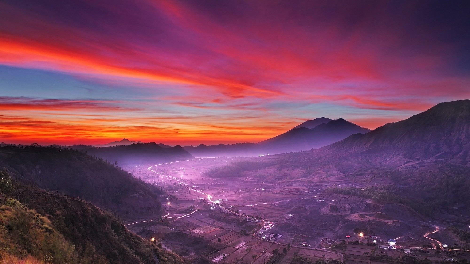 Cảnh thiên nhiên Indonesia với những bãi biển trắng, đảo lớn, khối núi đá vôi và rừng nhiệt đới sẽ khiến bạn ngỡ ngàng. Hãy thực sự chiêm ngưỡng vẻ đẹp thiên nhiên này trong bộ sưu tập đặc biệt.