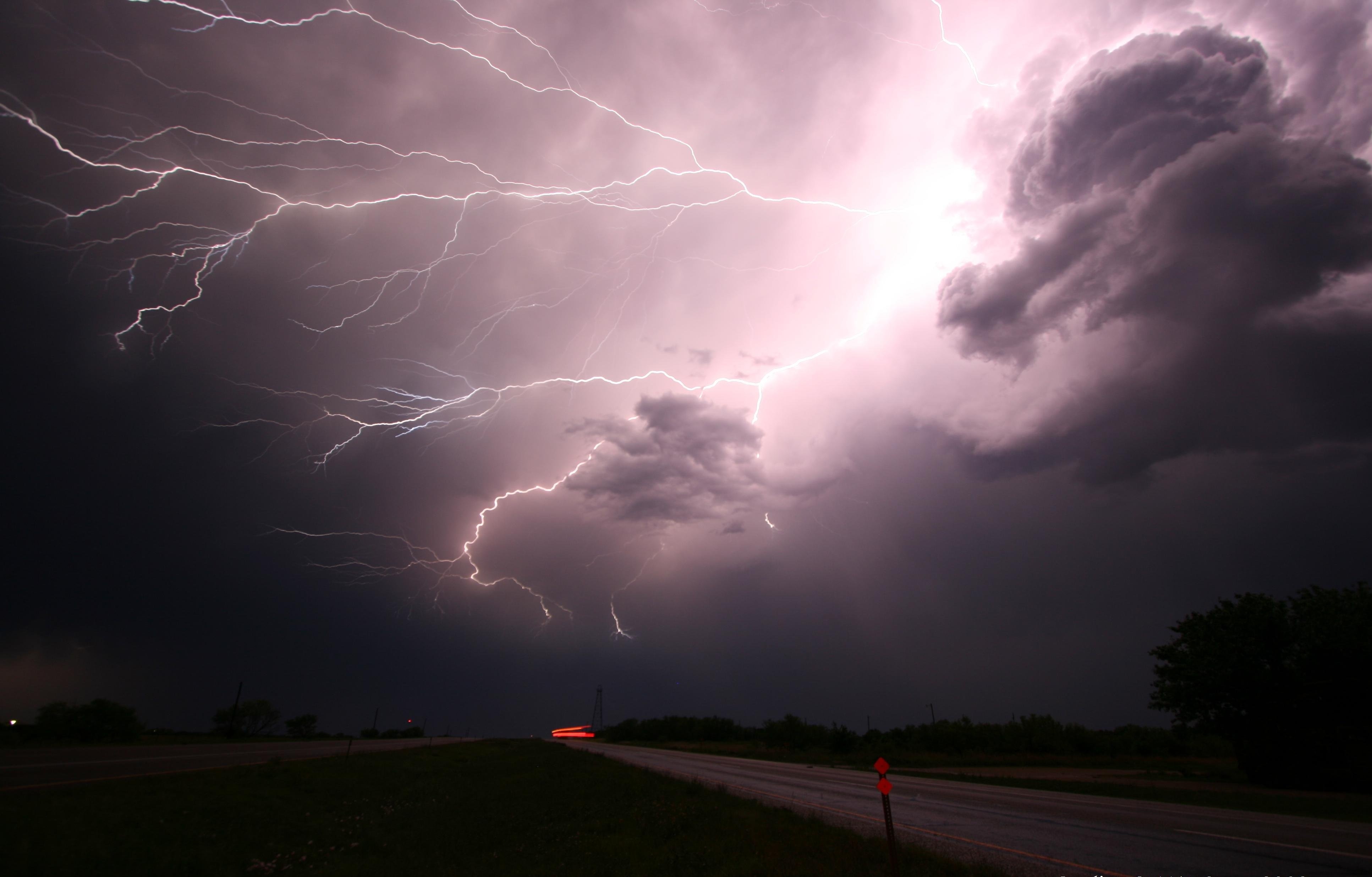 real lightning storm wallpaper