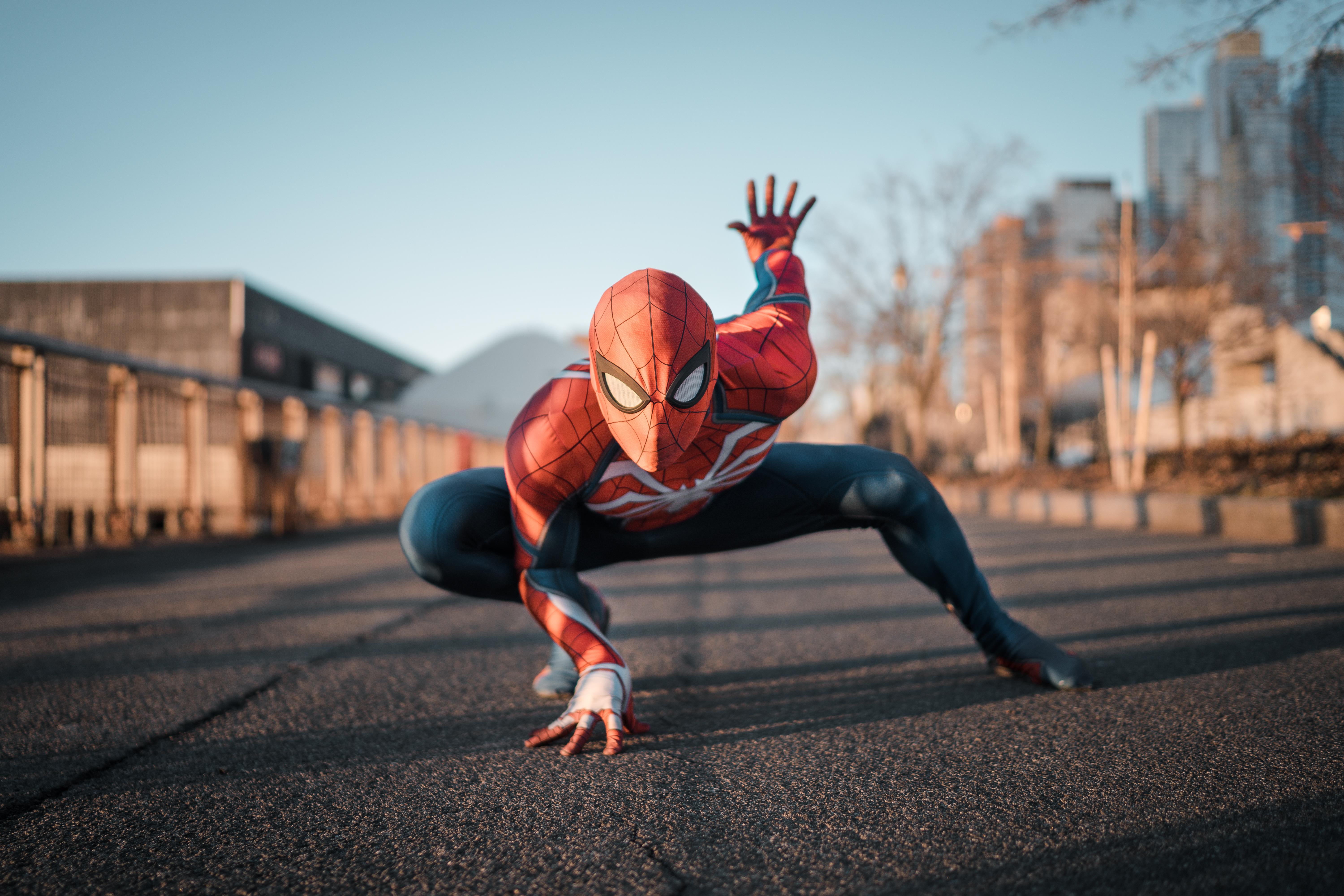 Фотки мен. Спайдер Мэн косплей. Человек паук косплей. Фото человека паука. Супергерой человек паук.