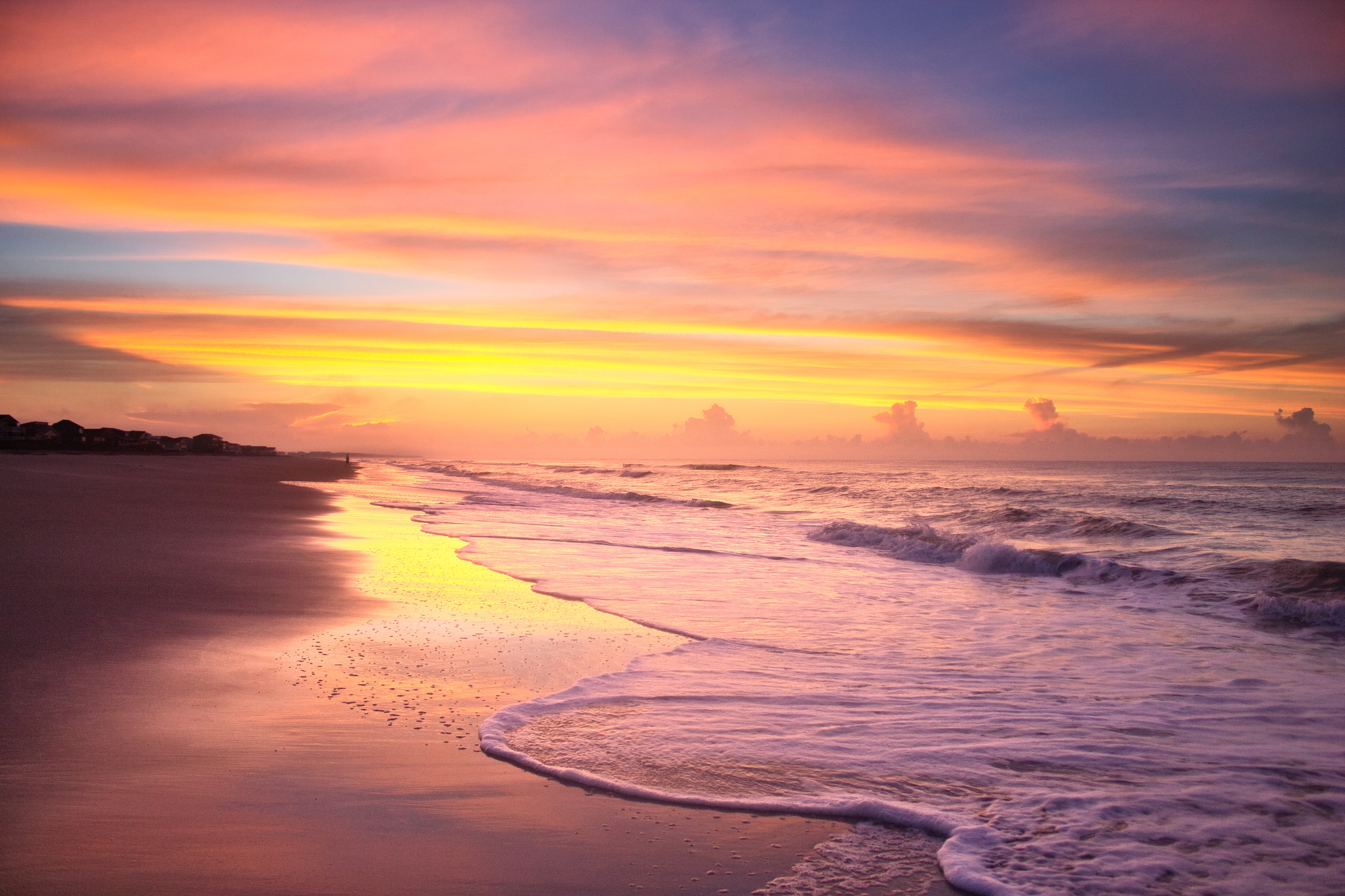 Sunrise On The Beach In The Summer Time At Ocean Isle Beach 4k 