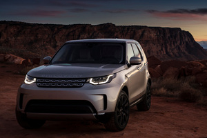 2017 Land Rover Discovery Sd4 Wallpaper