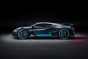 2018 Bugatti Divo Side View Wallpaper