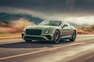 2020 Bentley Continental GT V8 4k 5k (2048x2048) Resolution Wallpaper