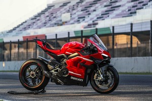 2020 Ducati Superleggera V4 (5120x2880) Resolution Wallpaper