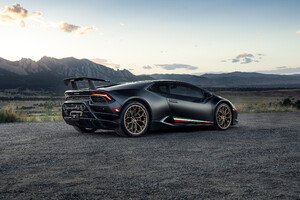 2022 Lamborghini Huracan Performante Wallpaper