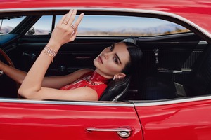 2023 Kendall Jenner Messika Brand Campaign Wallpaper