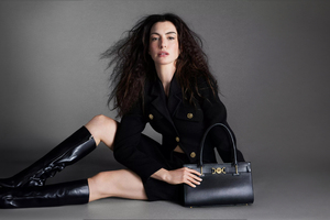 2024 Anne Hathaway Versace Icons (1600x900) Resolution Wallpaper