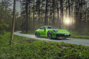 2024 Green Porsche Carrera S Wallpaper