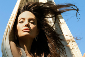 Angelina Jolie Elle Magazine 4k Wallpaper