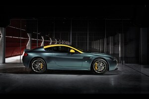 Aston Martin Vantage 4 Wallpaper