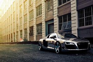 Audi R8 Chrome Wrap