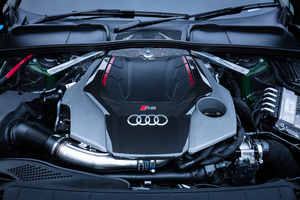 Audi Rs5 Engine (1360x768) Resolution Wallpaper