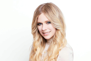 Avril Lavigne Cosmopolitan Japan (3840x2400) Resolution Wallpaper
