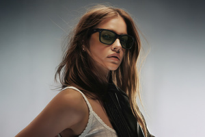 Barbara Palvin Ray Ban Meta Skyler Sunglasses 2025 Wallpaper