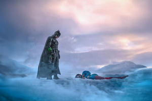 Batman And Superman S Epic Moment (1024x768) Resolution Wallpaper