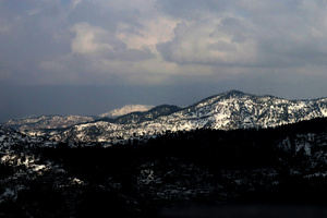 Beautiful Mountain Range (320x240) Resolution Wallpaper