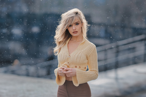 Blonde Girl Outdoor Winter 5k (2560x1440) Resolution Wallpaper