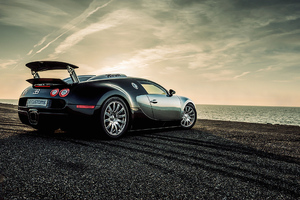 Bugatti Veyron New (1360x768) Resolution Wallpaper