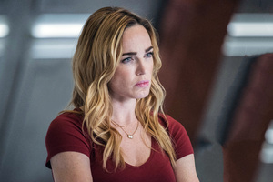 Caity Lotz In Legends Of Tomorrow 2018 (1280x1024) Resolution Wallpaper